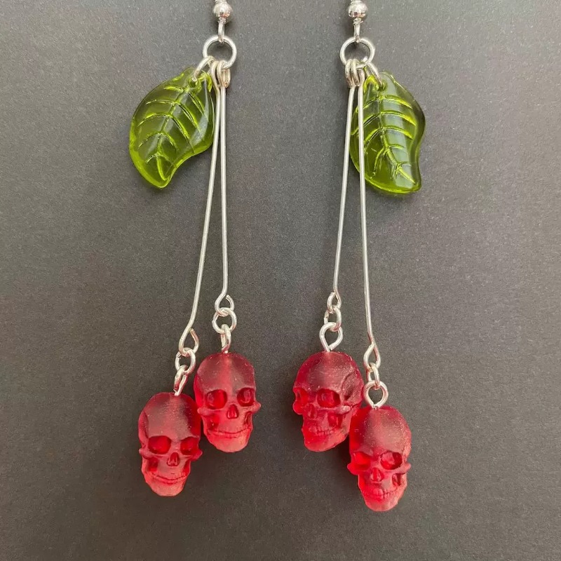 Gothic Skull Cherry Earrings f - Women'S Vampire Accessories recension och pris