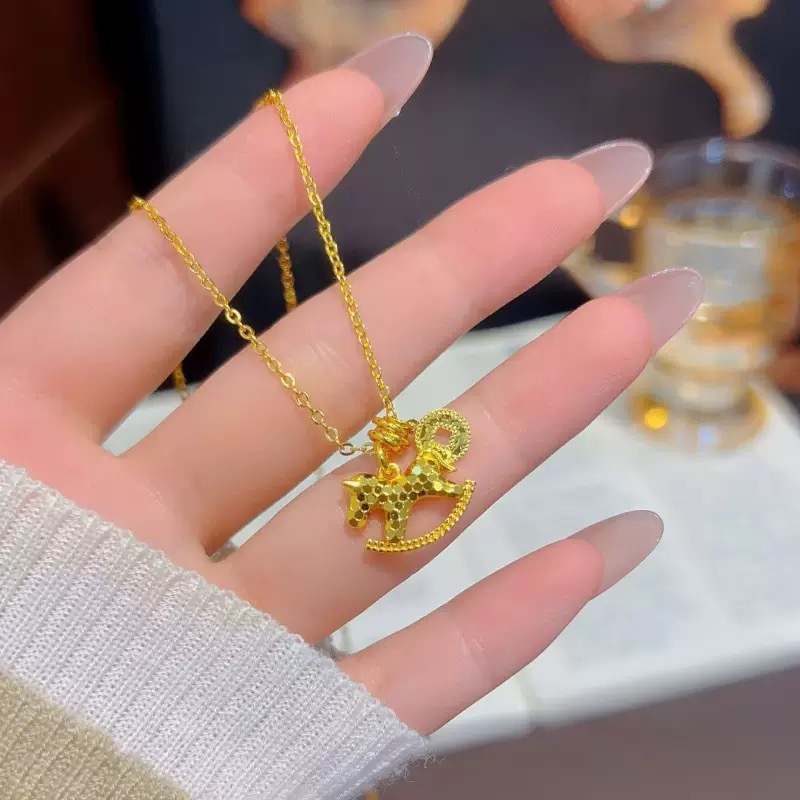 Sparkling Ice Crack Horse Pend - Coin Necklace Delicate recension och pris