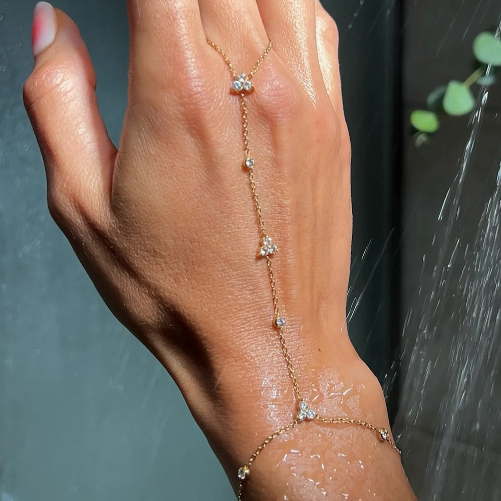 Crystal Fingerless Hand Chain  - Women Accessories In Amazon recension och pris