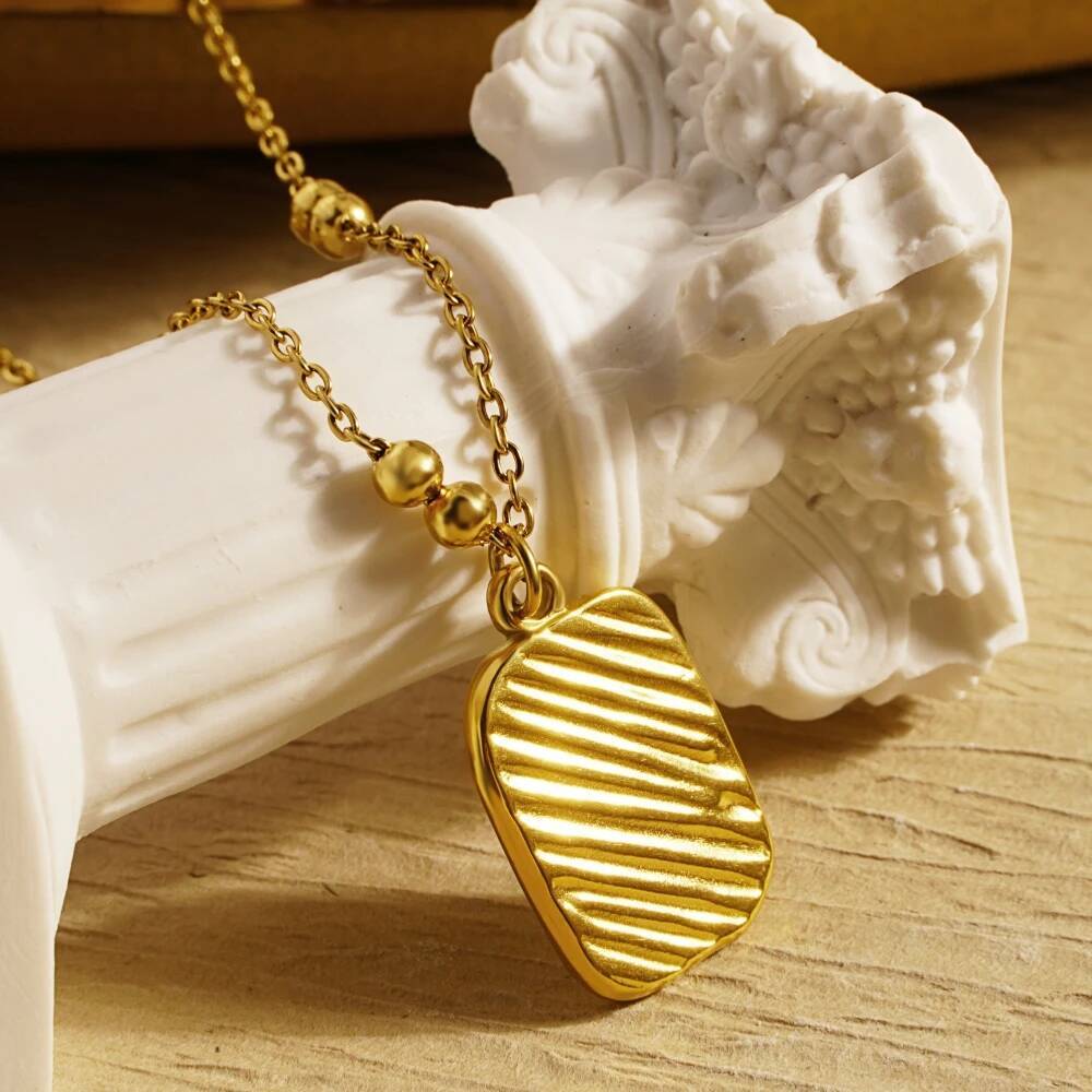 Stainless Steel Fashion Rose F - Coin Necklace Delicate recension och pris