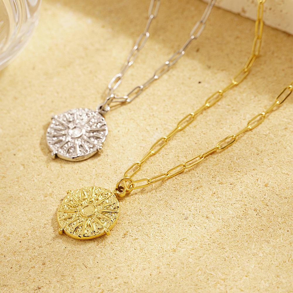 Stainless Steel Round Sun Coin - Coin Necklace Delicate recension och pris