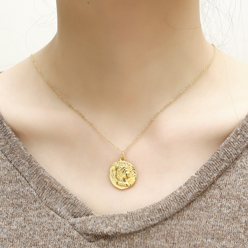 Gold Plated Queen Elizabeth Po - Coin Necklace Delicate recension och pris