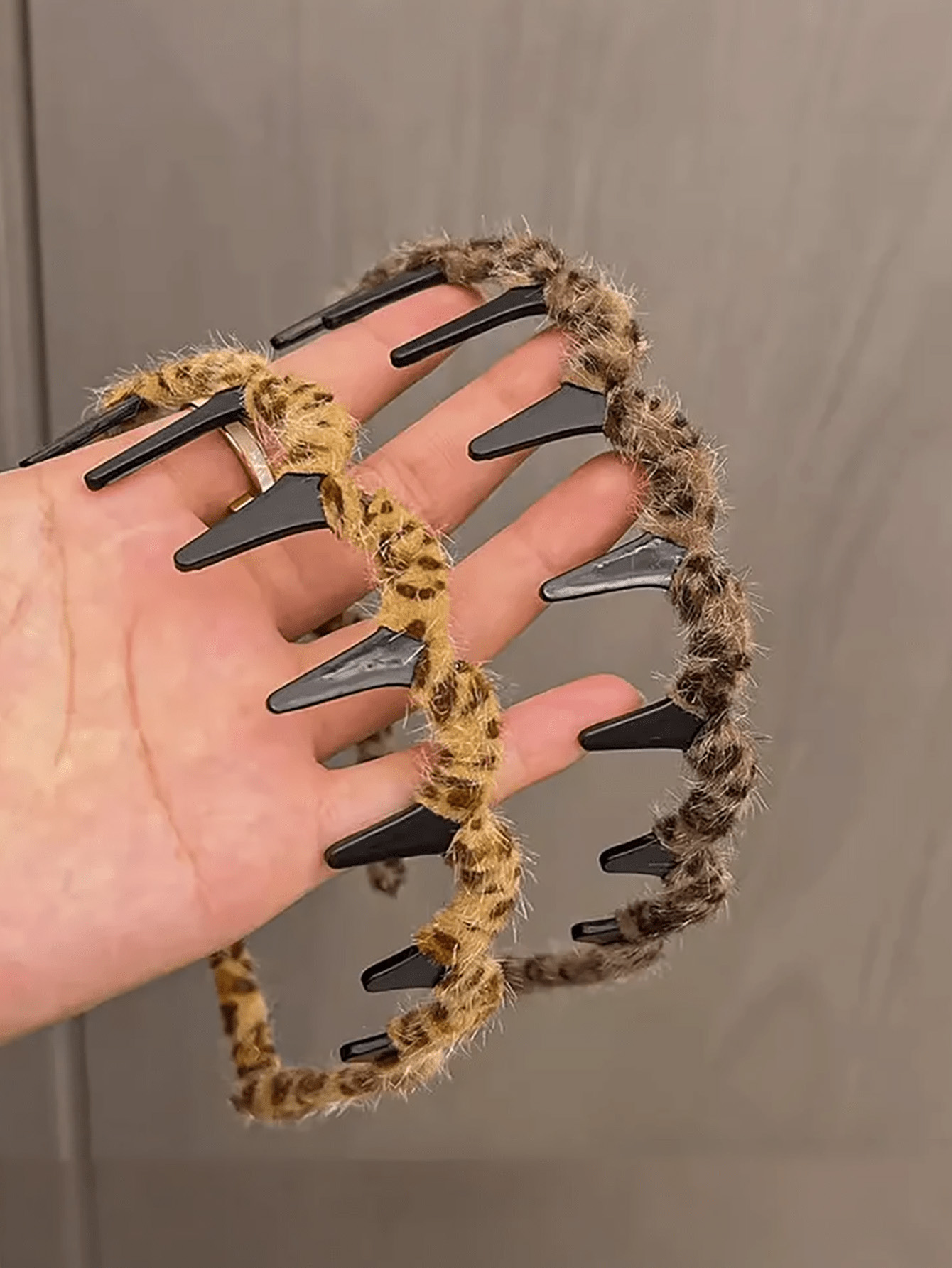 Leopard Print Wavy Headband fo - Women Accessories Shop Design recension och pris