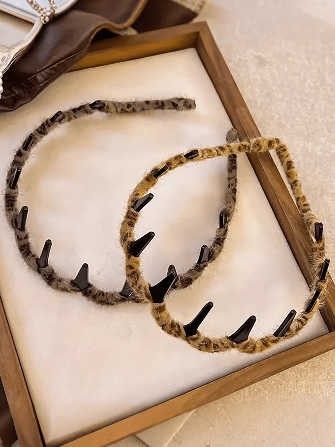 Leopard Print Wavy Headband fo - Women Accessories Shop Design recension och pris